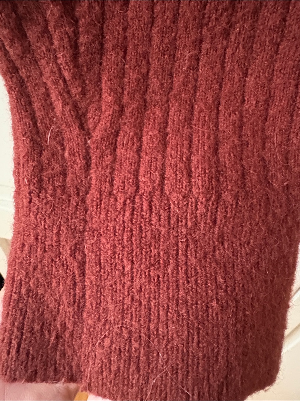 Madewell Cameron Rust Red Ribbed V-Neck Button Cardigan in Coziest Yarn - Picture 4 of 7